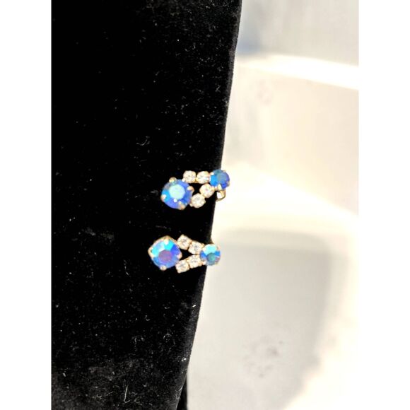 Vintage Aurora Borealis Iridescent Blue Crystal Clip-on Earrings, 50's Era - Picture 5 of 11